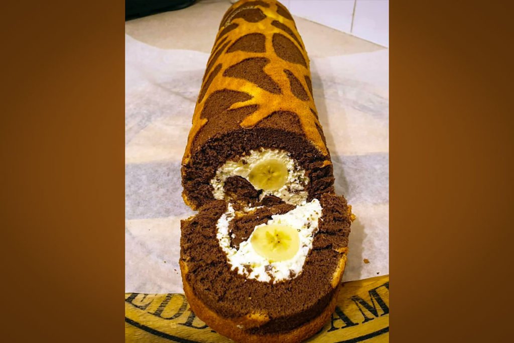 Rolada żyrafa z bananami